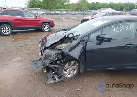 2014 Honda Civic Lx z USA, uszkodzony, nr VIN 19XFB2F59EE011533